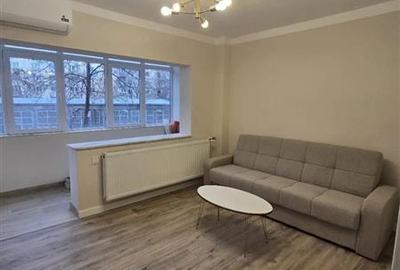 Apartament cu 2 camere semidecomandat, mobilat în Central