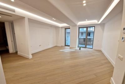 Apartament cu 3 camere decomandat, mobilat în Iancu Nicolae