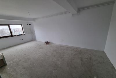 Apartament cu 2 camere decomandat în Km 5