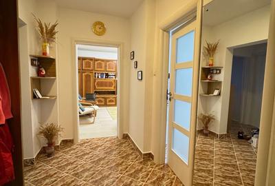 Vanzare 3 Camere intre Nerva traian si Vitan Mall hol in H - 1