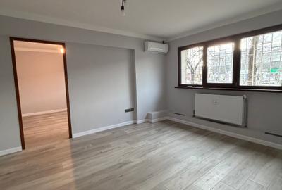 Parter de bloc stradal / Dimitrie Cantemir langa gura de metrou Tineretului - 1