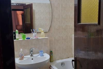 Vanzare vapartament 2 camere zona Moghioros - Parc - 9