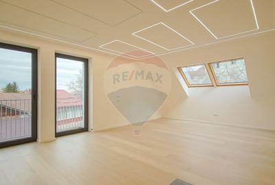 La poalele Tâmpei — vilă contemporană în Schei - 13