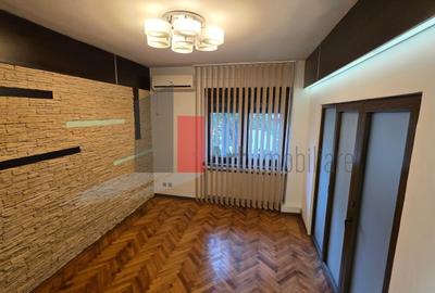 Apartament cu trei camere-Parcul Carol-Monetarie-cu centrala+loc de parcare - 1