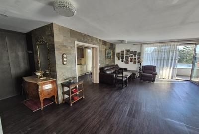 Apartament cu 3 camere semidecomandat, mobilat în Primăverii