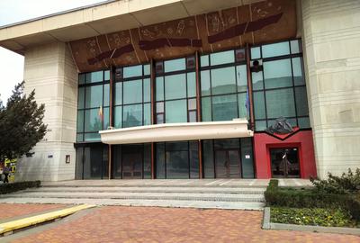 Spațiu comercial, 1000 mp în Central