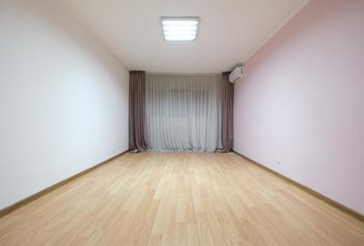 Apartament cu 3 camere decomandat în Băneasa