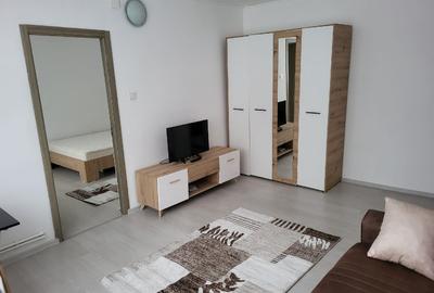 Proprietar inchiriez apartament 2 camere mobilat si utilat - 1