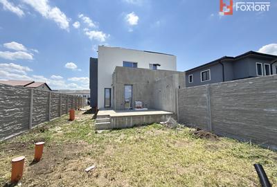 Duplex cu 3 camere si teren de 247 mp de vanzare in localitatea Sacalaz - 2