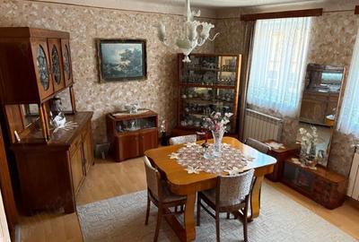 Casă individuală cu 4 camere în Central