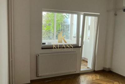 Apartament cu 3 camere semidecomandat în Dorobanți