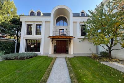 VILA DEOSEBITA / SPATII GENEROASE / CURTE PROPRIE - 54