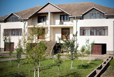 Casă de vânzare Caransebeș – 2 duplexuri, proprietate unică - 1