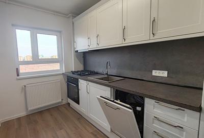 Apartament 2 camere decomandat renovat , zona Centrul Civic - str Toamnei - 18
