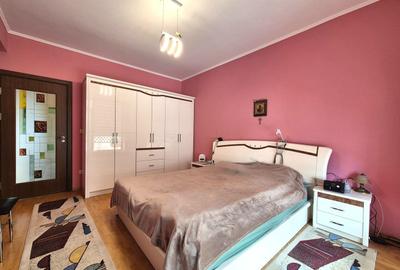 Tractoru, zonă liniștită de case, apartament spațios 3 camere cu garaj - 16