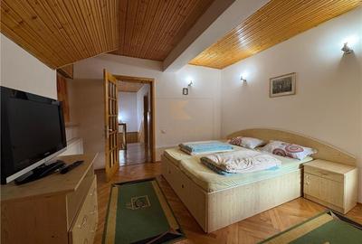 Refugiu de vis in Busteni – casa cocheta cu teren generos si priveliste spectacu - 13
