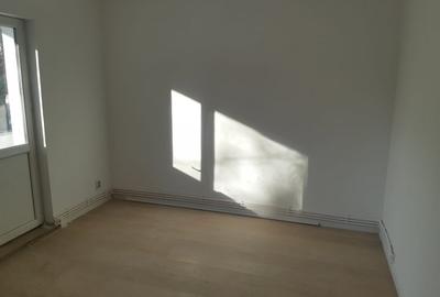 Apartament cu 2 camere, etaj 1/4, zona Tatarasi - 5