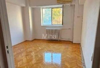 4 camere decomandat, etaj 2, vedere Casa Poporului, Calea 13 Septembrie - 8