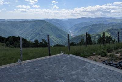 Cabană de vacanță | 3 camere | 82 mp | Situată la 23 km de Sebeș | - 1