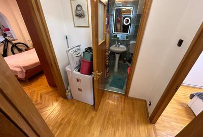 1 Decembrie 3 Camere Etaj 1 Centrala Proprie Instalatii Schimbate 12 Min Metrou - 15