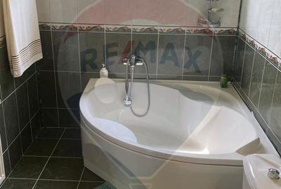Casă / Vilă cu 5 camere de vânzare în zona Central - 50