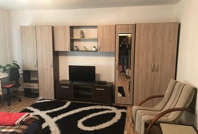 APARTAMENT O CAMERA DECOAMNDAT centrala proprie - 1