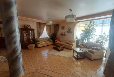 Casa individuala cu piscina. P+1+M. zona foarte buna - 34