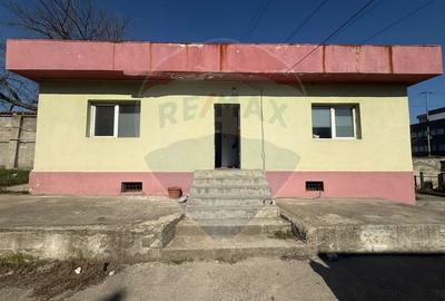 Spațiu comercial de 52mp de închiriat în zona 1 Mai - 2