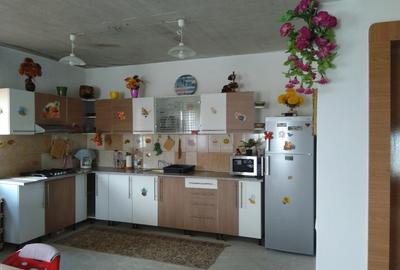 Vand sau schimb casa la tara cu apartament 2...3 camere in Bucuresti. - 3