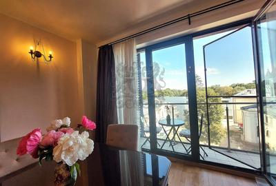 Apartament cu 3 camere decomandat în Victoriei