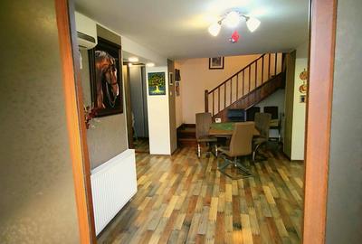 Vila 290mp + 4 spatii comerciale/depozitare, teren 1401 mp, acces DN1 - 8
