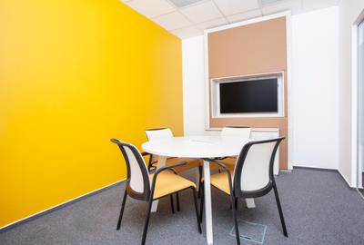 Spațiu de birou privat pentru 2 persoane în Regus Sun Business Centre - 1