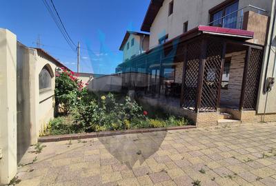 Casă individuală cu 7 camere în Dobroești