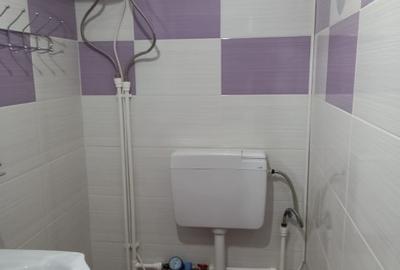 Se vinde apartament cu 2 camere in zona 2 Moldoveni,str.Musetelului bl.J 20 . - 7