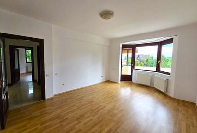 Casa / Vila / Conac Breaza 15 camere + - 13