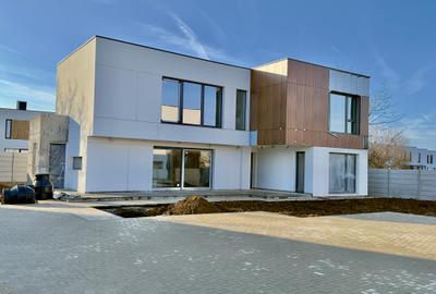 Casă individuală cu 5 camere în Tunari