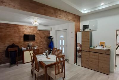 Casă individuală cu 8 camere în Blașcovici