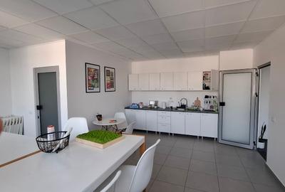 Birouri , suprafata de 366 m2 - 2