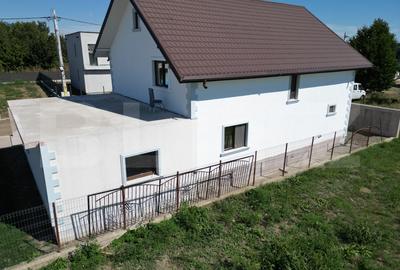 Casa cu 5 camere + garaj , situata in Valea Ursului - 2