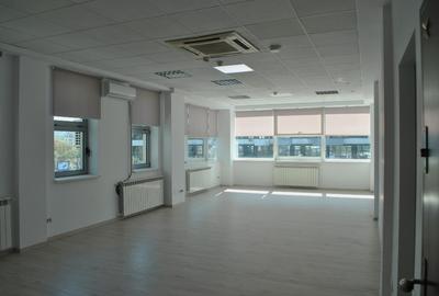 Birou, 100 mp în Mihai Bravu