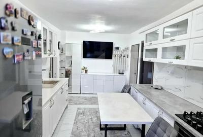 Apartament cu 3 camere decomandat, mobilat în Cug