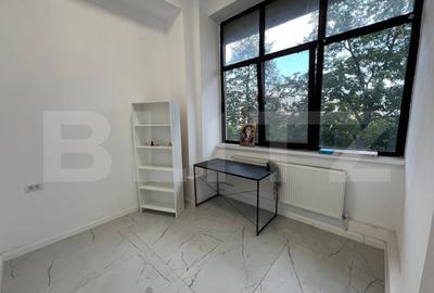 Birou, de 9 mp, în Central