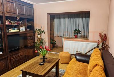 Apartament cu 2 camere decomandat, mobilat în Dacia