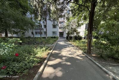 Parc Drumul Taberei, 50 mpu, etaj 2, decomandat, 5 minute de metrou - 15