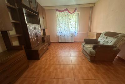 Garsoniera 21 mp - zona CET - 32.000 euro negociabil (Cod E8) - 1