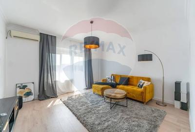 Inchiriez apartament 2camere Lux zona Intim - 1