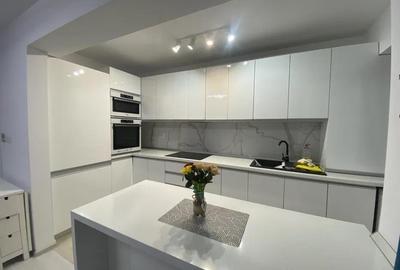 Apartament cu 2 camere semidecomandat în Baza 3