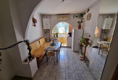 Apartament cu 3 camere decomandat, mobilat în Torontalului