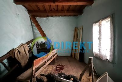 Casa bătrânească de 117 m2,  3 camere si 5000m2 teren - 7