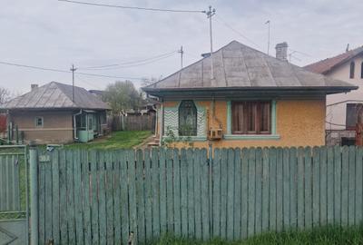 Sat Pantazi se vinde casa an 1960 cu teren 940 mp pret 67000 euro negociabil - 2
